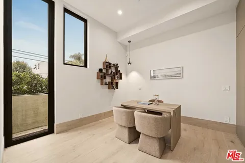 $3,960,000 | 701 Vernon Avenue, Venice, CA 90291