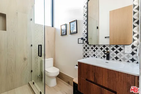 $3,960,000 | 701 Vernon Avenue, Venice, CA 90291