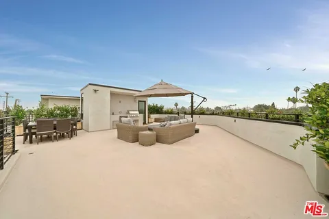 $3,960,000 | 701 Vernon Avenue, Venice, CA 90291