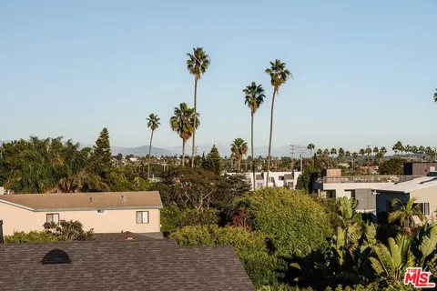 $3,960,000 | 701 Vernon Avenue, Venice, CA 90291
