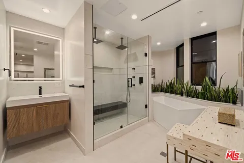 $3,960,000 | 701 Vernon Avenue, Venice, CA 90291