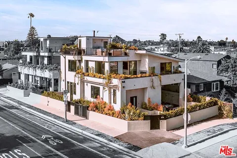 $3,960,000 | 701 Vernon Avenue, Venice, CA 90291