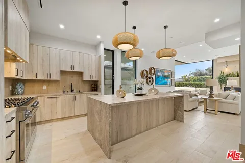 $3,960,000 | 701 Vernon Avenue, Venice, CA 90291