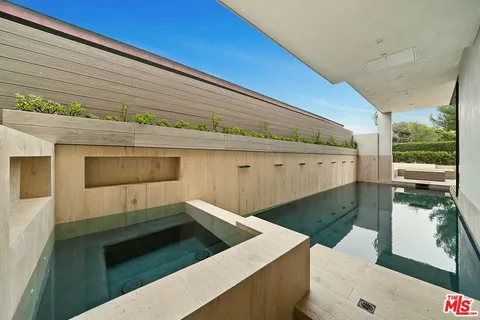 $3,960,000 | 701 Vernon Avenue, Venice, CA 90291