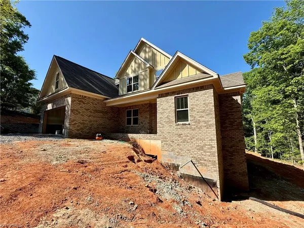 $625,000 | 1050 East Chamberlin Drive, Asheboro, NC 27205