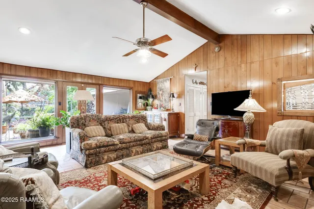 $245,000 | 504 Demoncherveaux Boulevard, Ville Platte, LA 70586