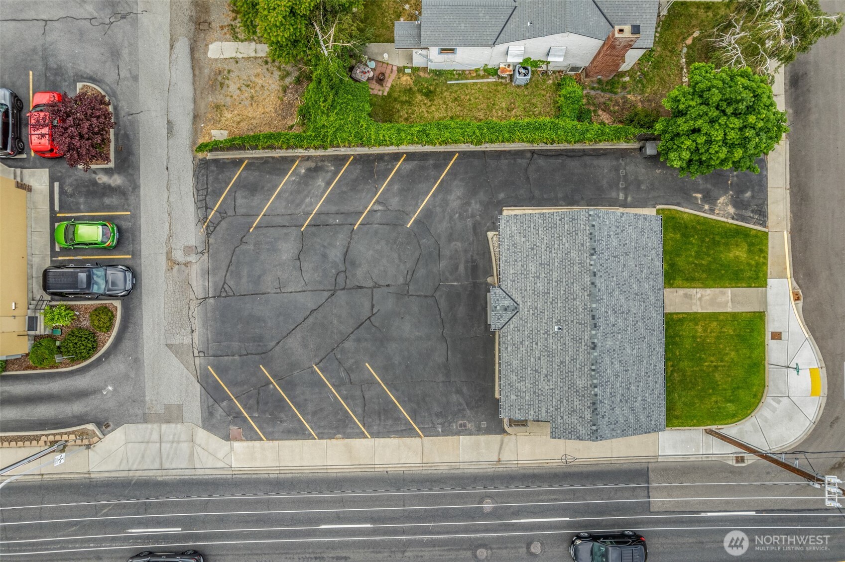 710 North Miller Street Wenatchee, WA 98801 - Photo 9 of 33 a view of outdoor space