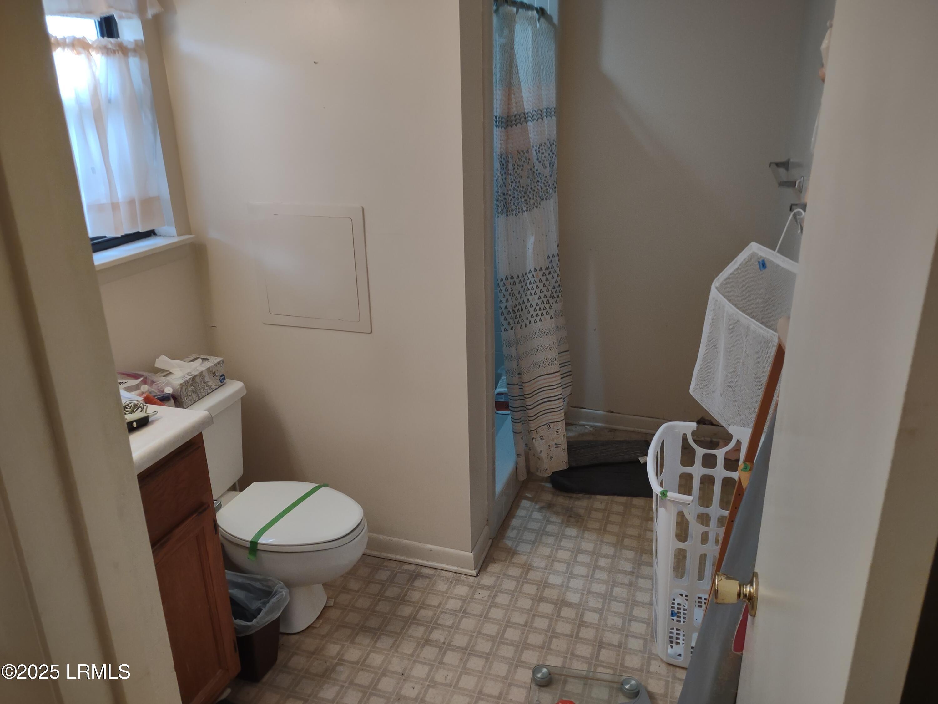 1511 Quarter Horse Road Beaufort, SC 29906 - Photo 10 of 14 Main Bath Shower