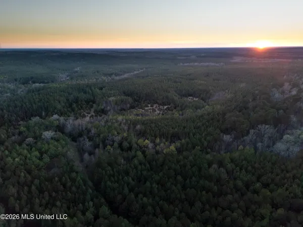 $369,900 | 2414 County Road, Newton, MS 39345