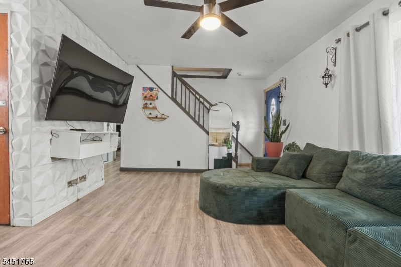 484 Raritan Road Roselle, NJ 07203 - Photo 7 of 24 Gallery Image 7