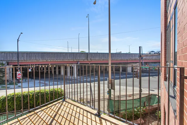 $3,400 | 3953 West Dakin Street, Unit 405, Chicago, IL 60618