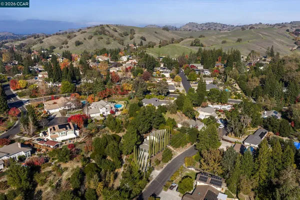 $2,195,000 | 320 Miranda Lane, Alamo, CA 94507