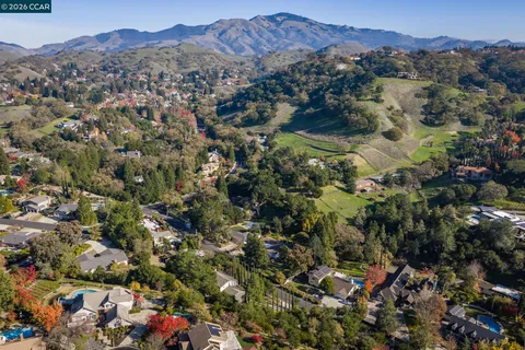 $2,195,000 | 320 Miranda Lane, Alamo, CA 94507