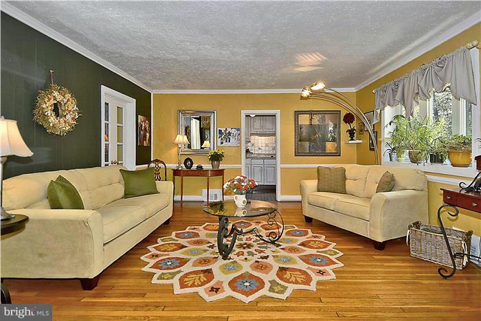 2130 Apple Tree Lane Silver Spring, MD 20905 - Photo 3 of 30 Living Room