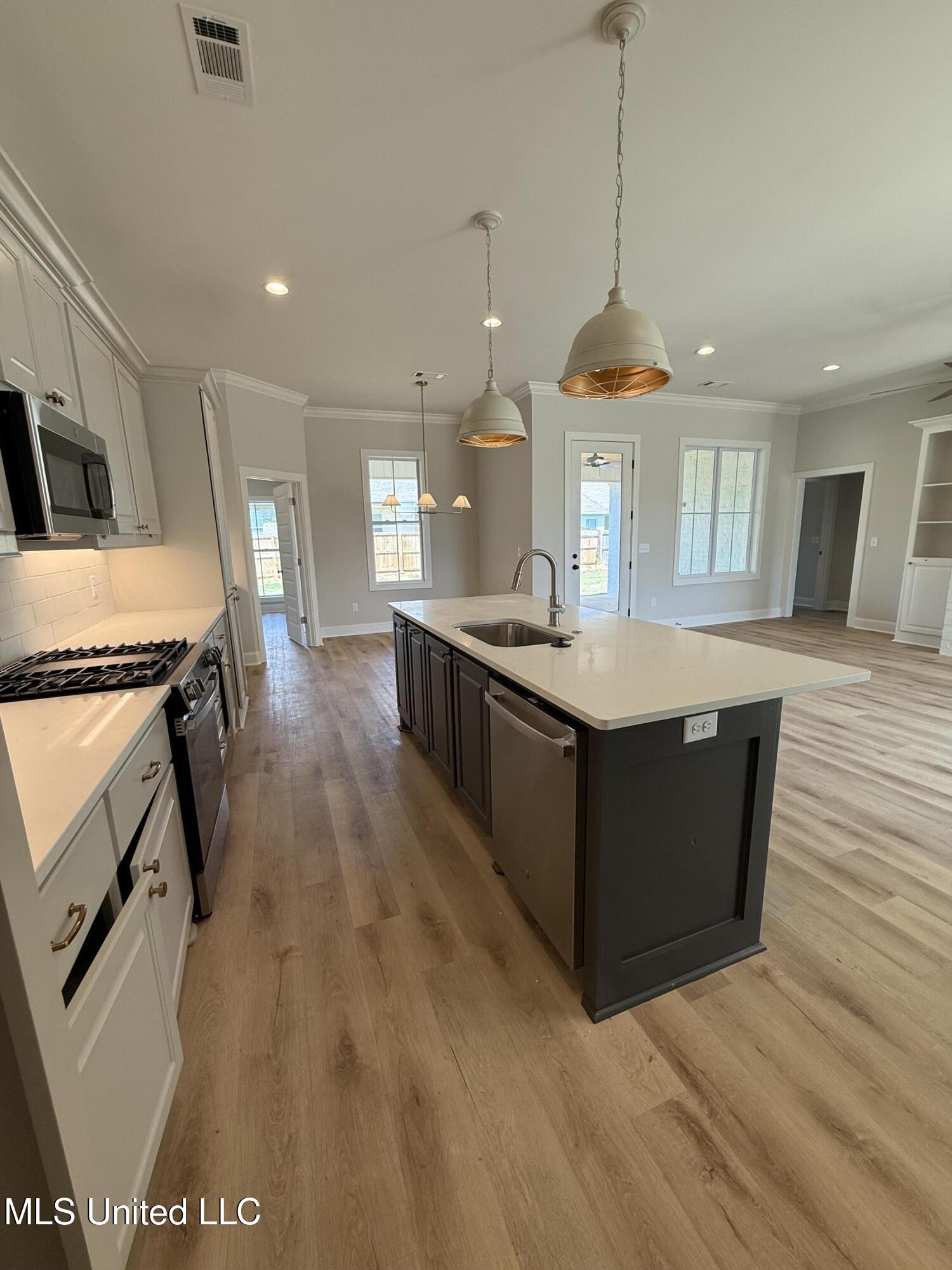 333 Willow Way Canton, MS 39046 - Photo 11 of 44 IMG_3537