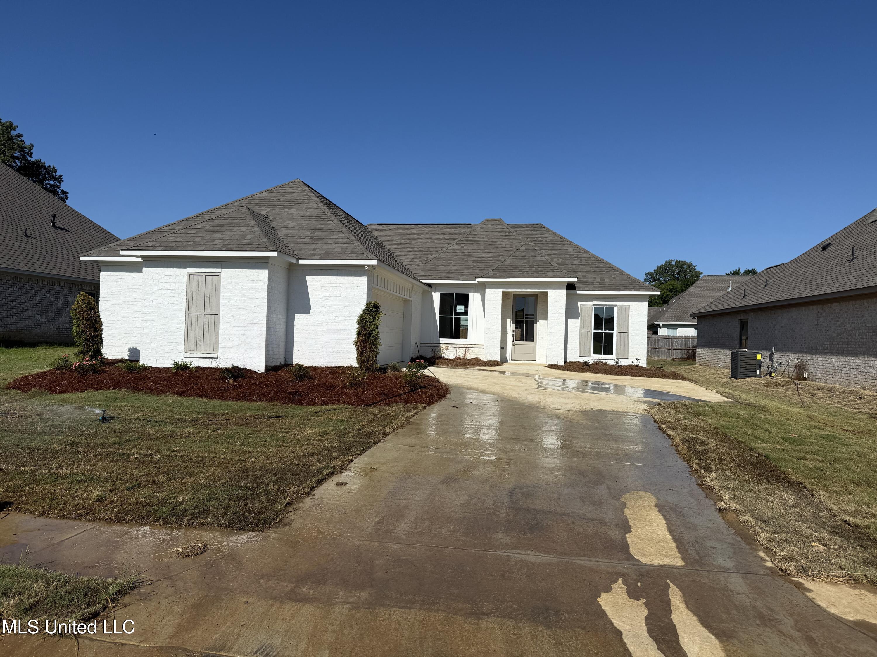 333 Willow Way Canton, MS 39046 - Photo 2 of 44 IMG_7141