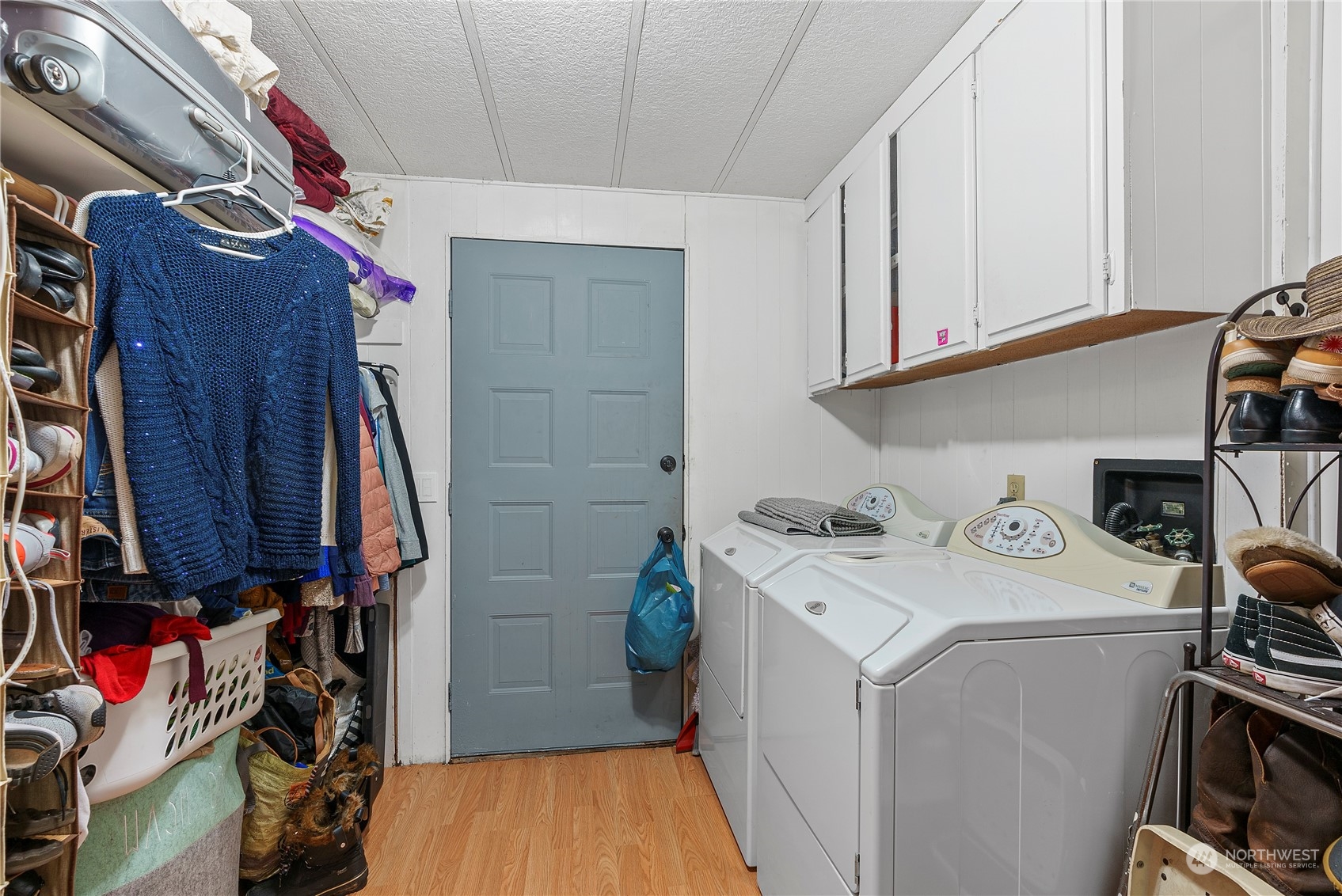 267 Limmer Road Winlock, WA 98596 - Photo 19 of 25 a utility room with dryer and washer