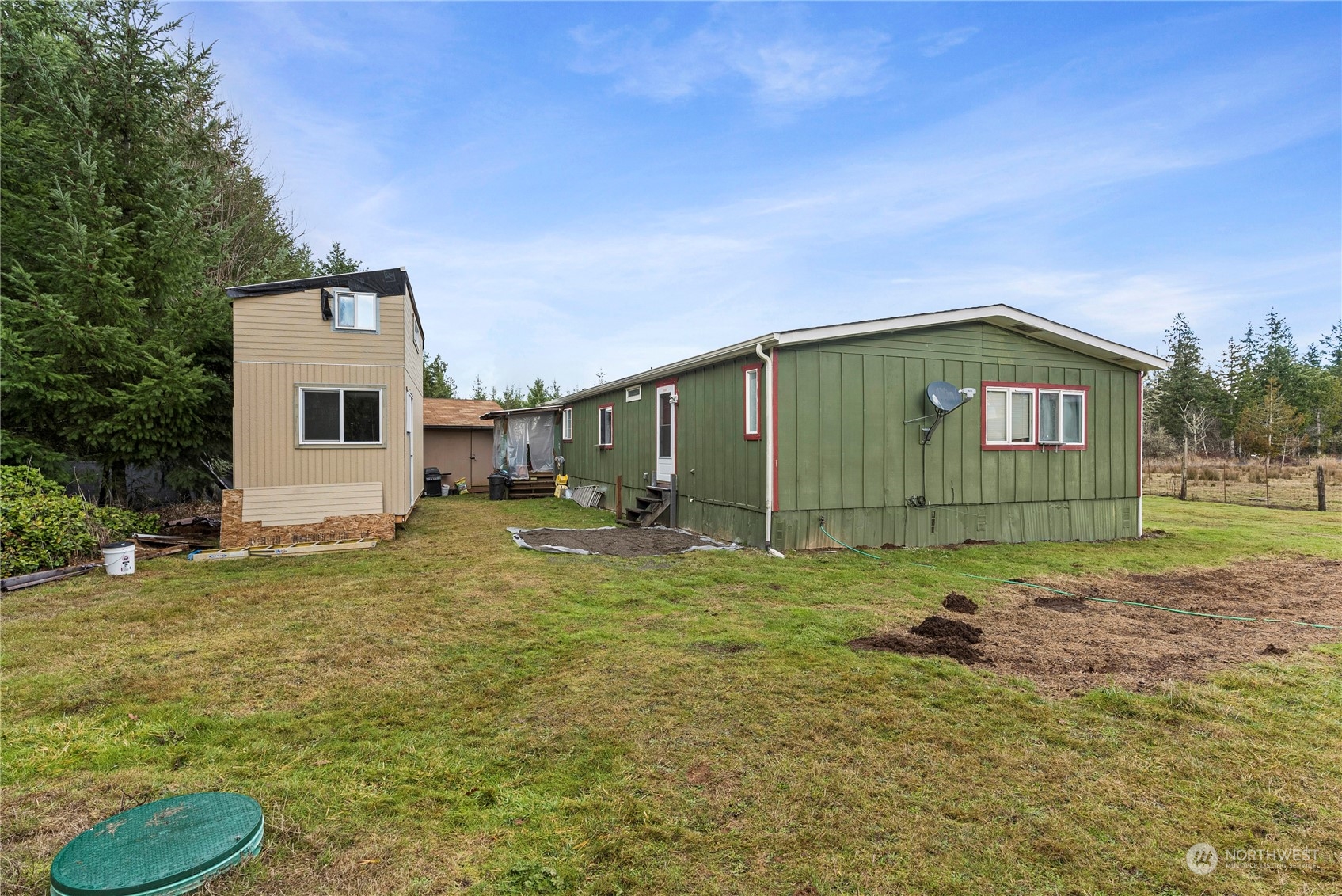 267 Limmer Road Winlock, WA 98596 - Photo 20 of 25 a front view of a house with a yard