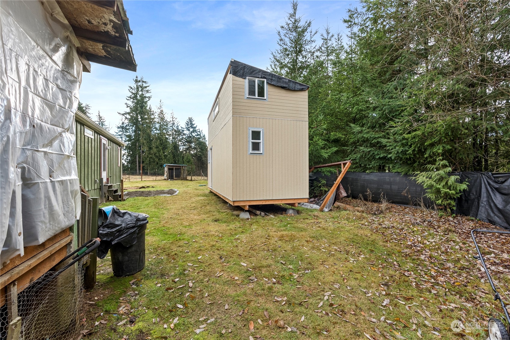 267 Limmer Road Winlock, WA 98596 - Photo 21 of 25 a backyard of a house with seating space