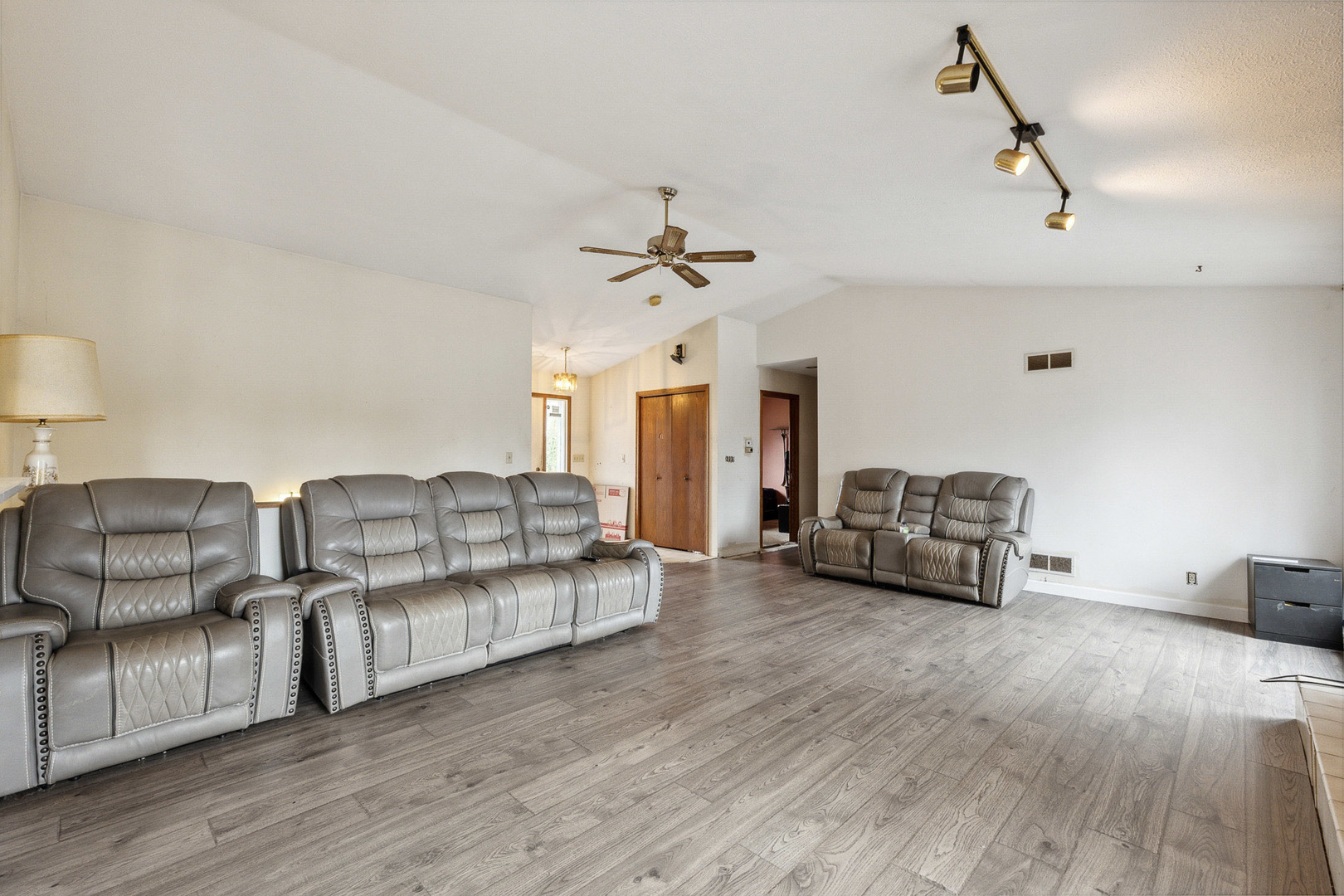 2693 Orth Road Belvidere, IL 61008 - Photo 5 of 24