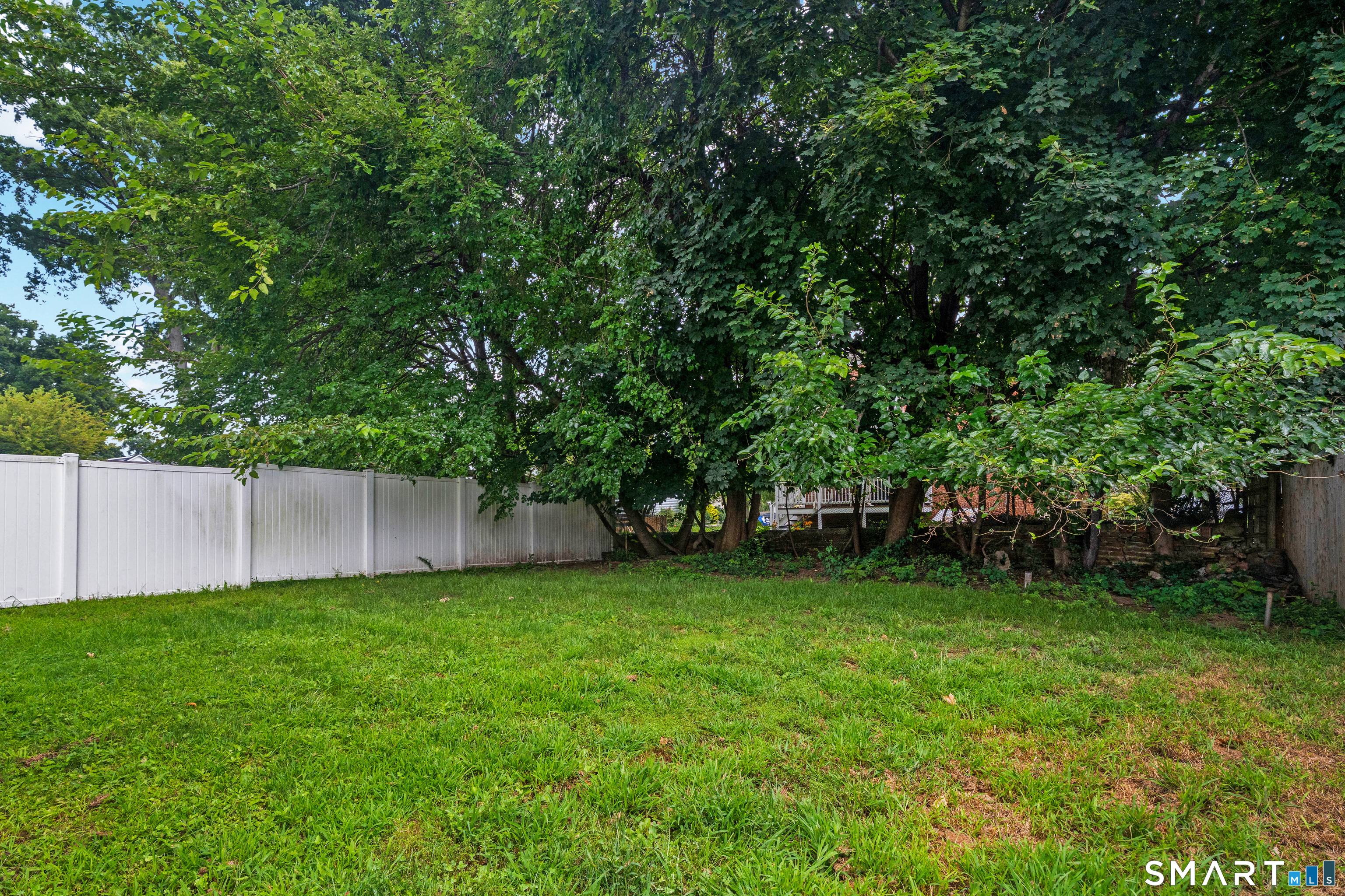 216 Country Road Fairfield, CT 06824 - Photo 16 of 17 Gallery Image 16