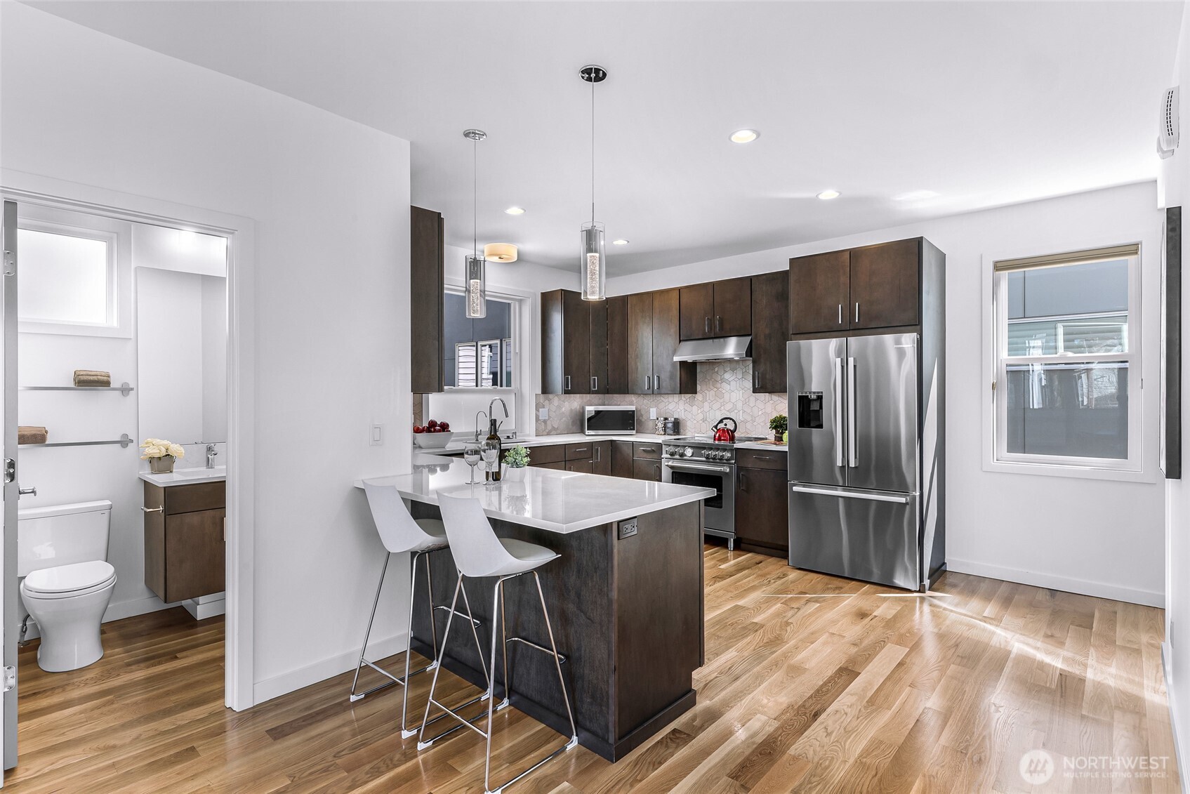 4218 Linden Avenue North Seattle, WA 98103 - Photo 13 of 38