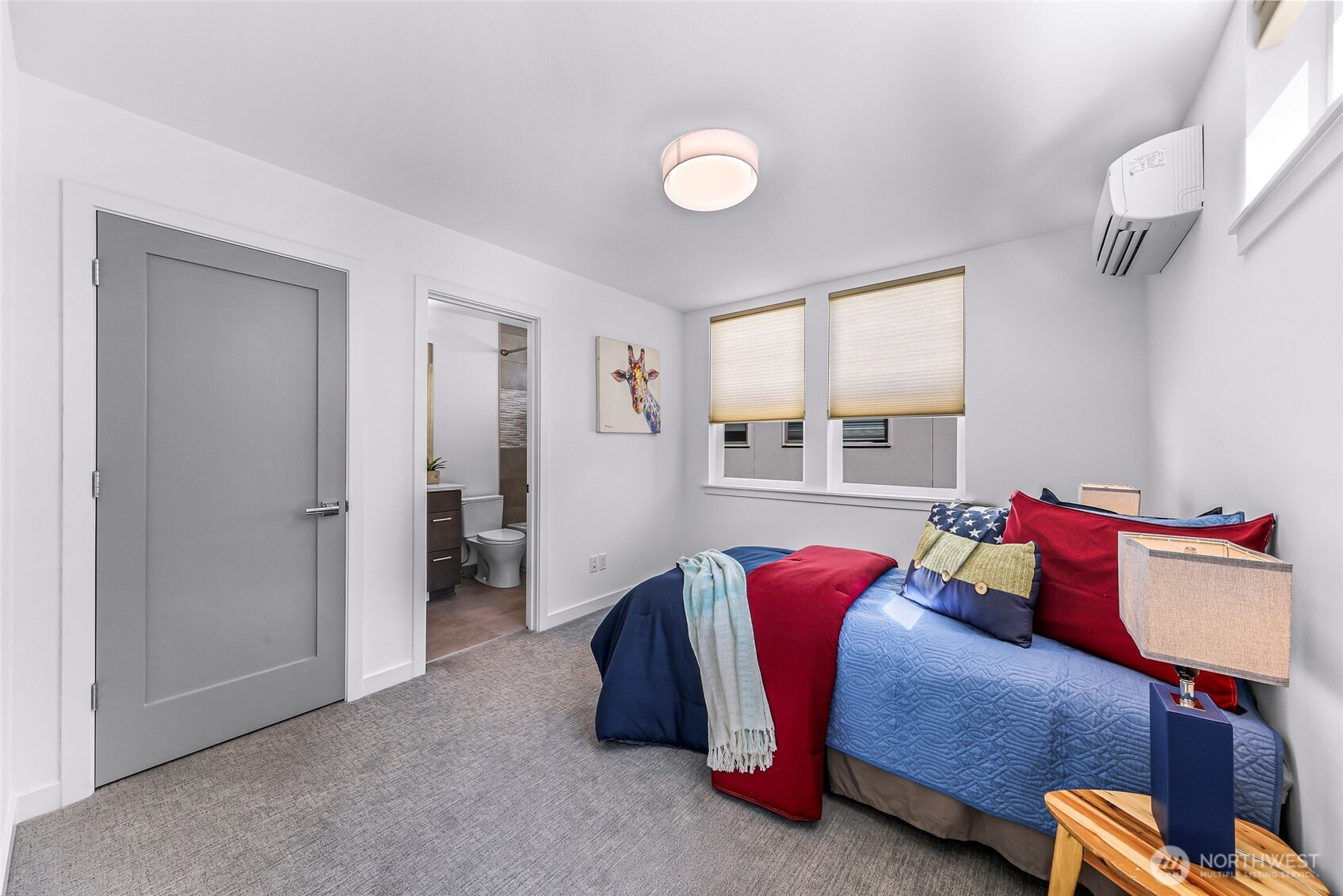 4218 Linden Avenue North Seattle, WA 98103 - Photo 23 of 38