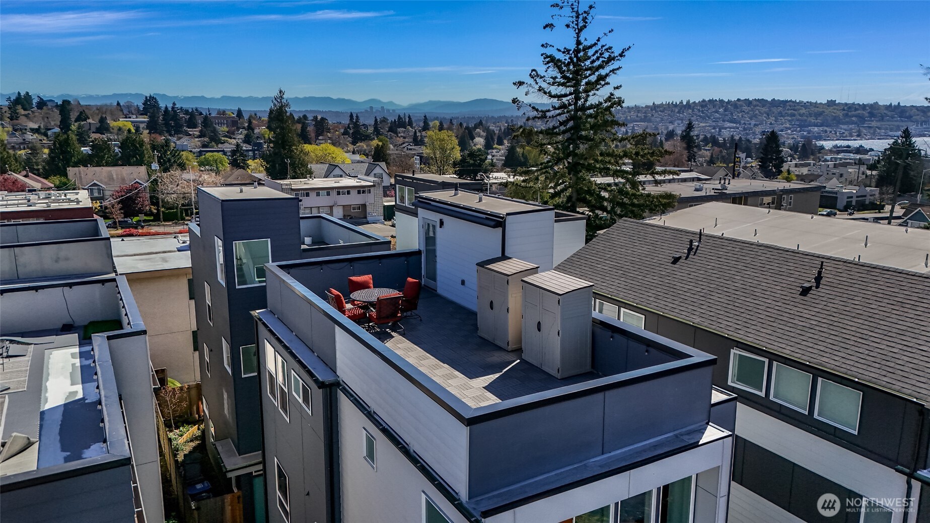 4218 Linden Avenue North Seattle, WA 98103 - Photo 28 of 38