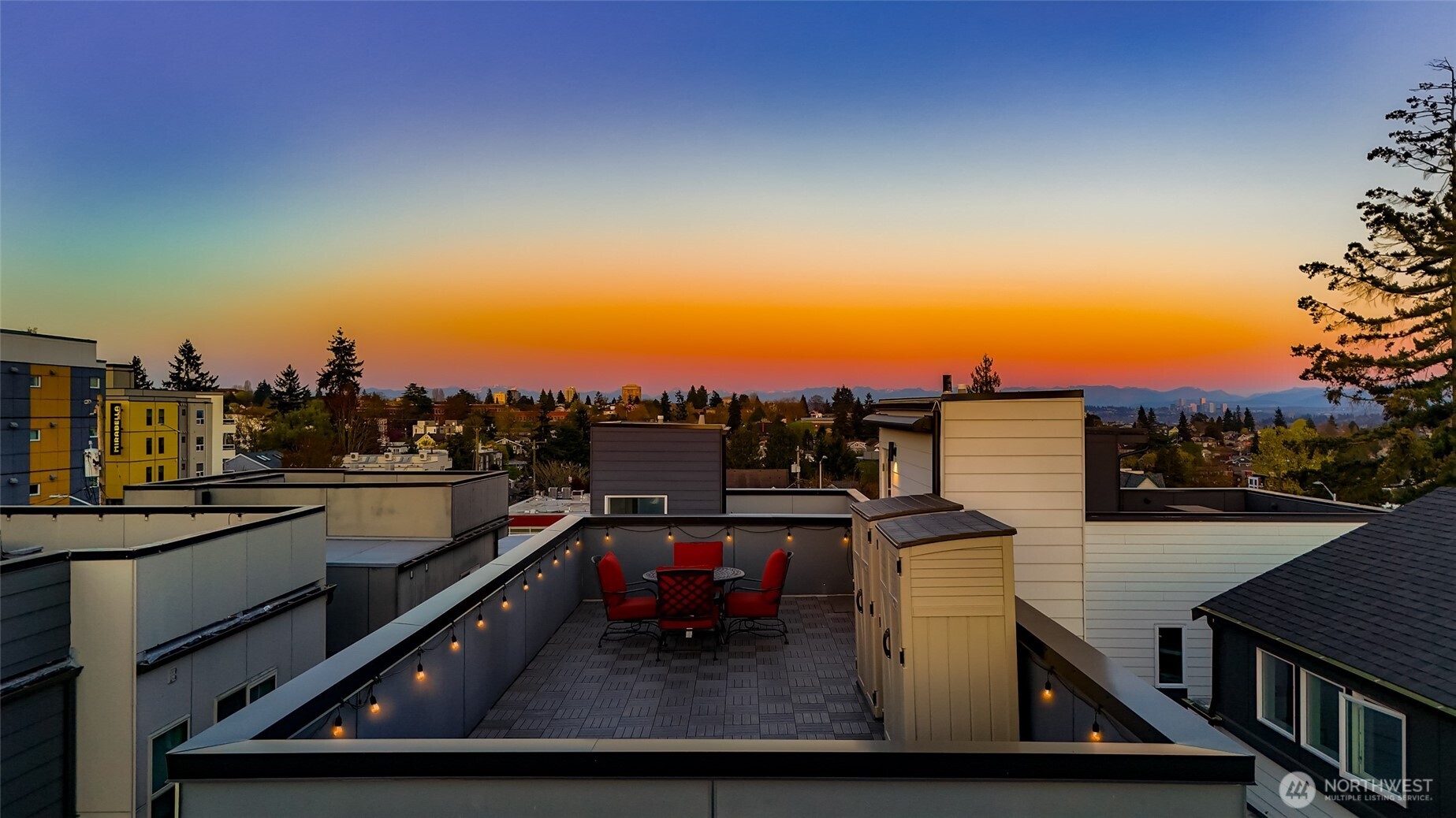 4218 Linden Avenue North Seattle, WA 98103 - Photo 32 of 38