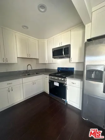 $2,100 | 10961 1/2 Roscoe Boulevard, Sun Valley, CA 91352