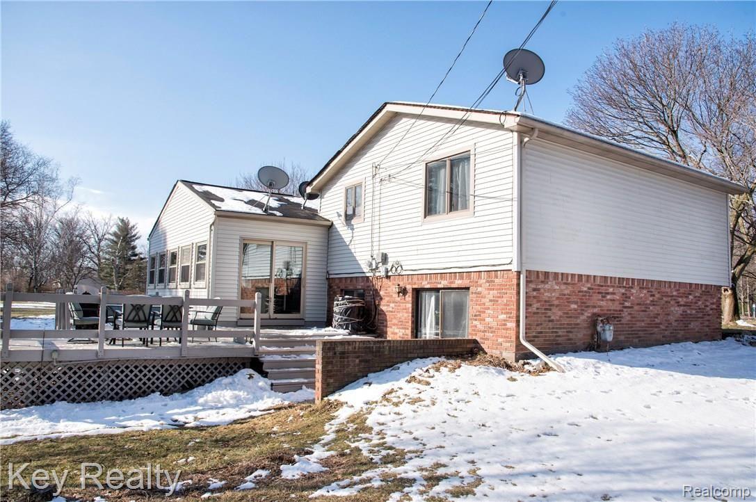 14374 Grafton Road Carleton, MI 48117 - Photo 7 of 38 Grafton08.JPG