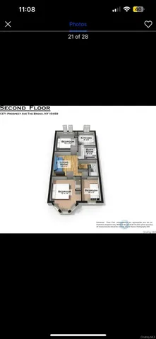 a black and white photo of a building