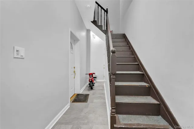 a view of entryway and hall