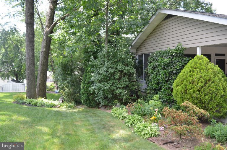 125 Kingbrook Road Linthicum Heights, MD 21090 - Photo 1 of 13 Side of Home