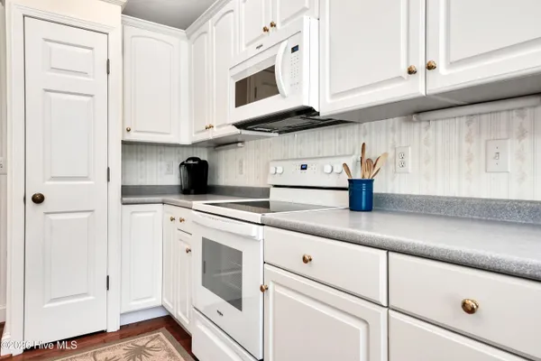 $395,900 | 324 Long Leaf Drive, Hampstead, NC 28443