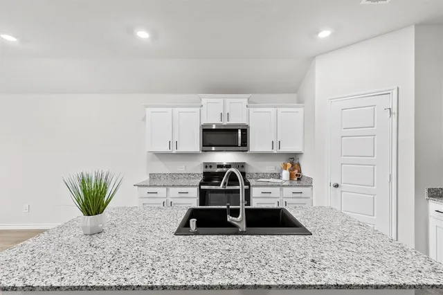 $1,900 | 3425 Tomahawk Drive, Sherman, TX 75090