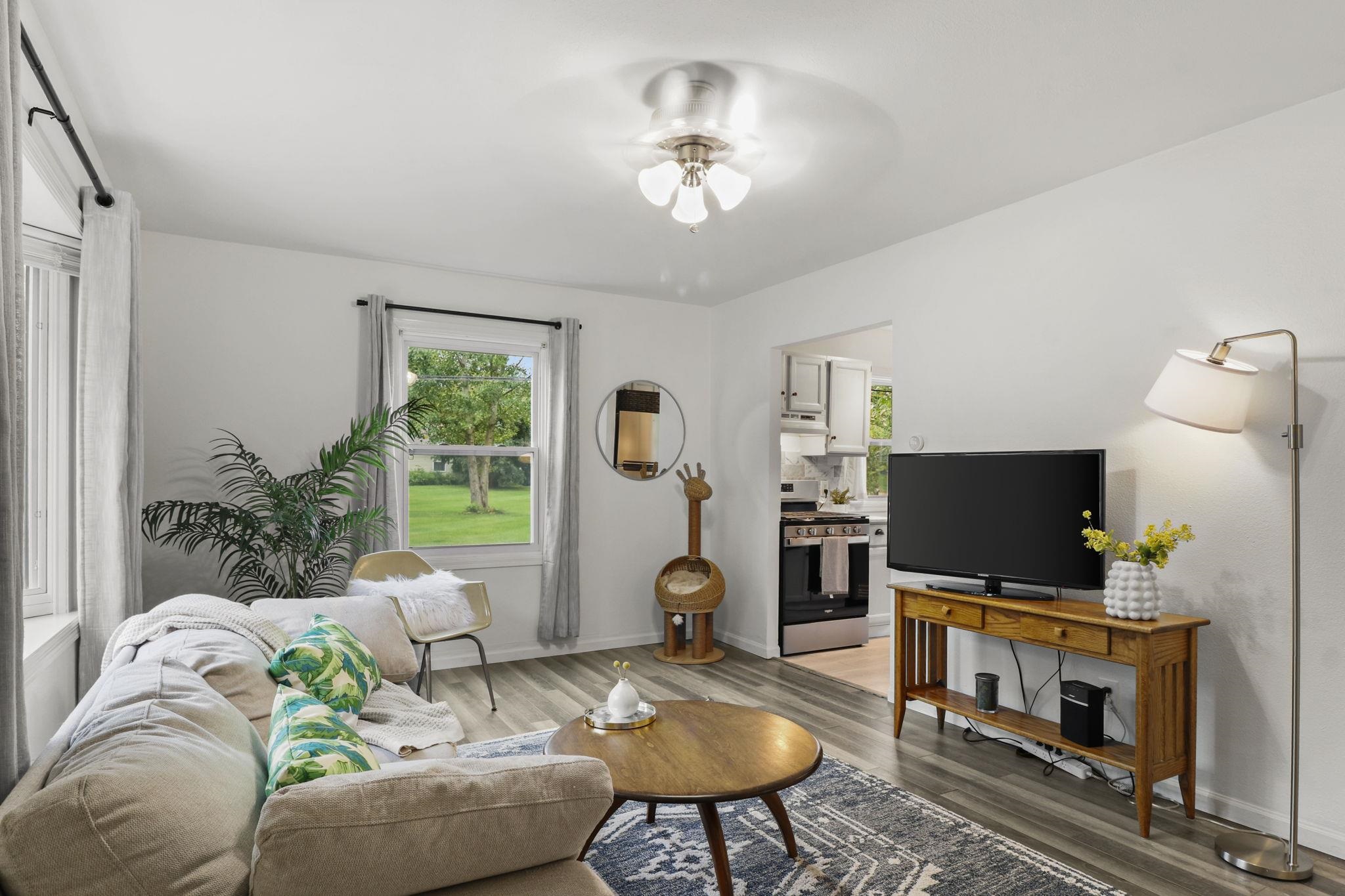 83 Craig Avenue Madison, WI 53705 - Photo 3 of 32