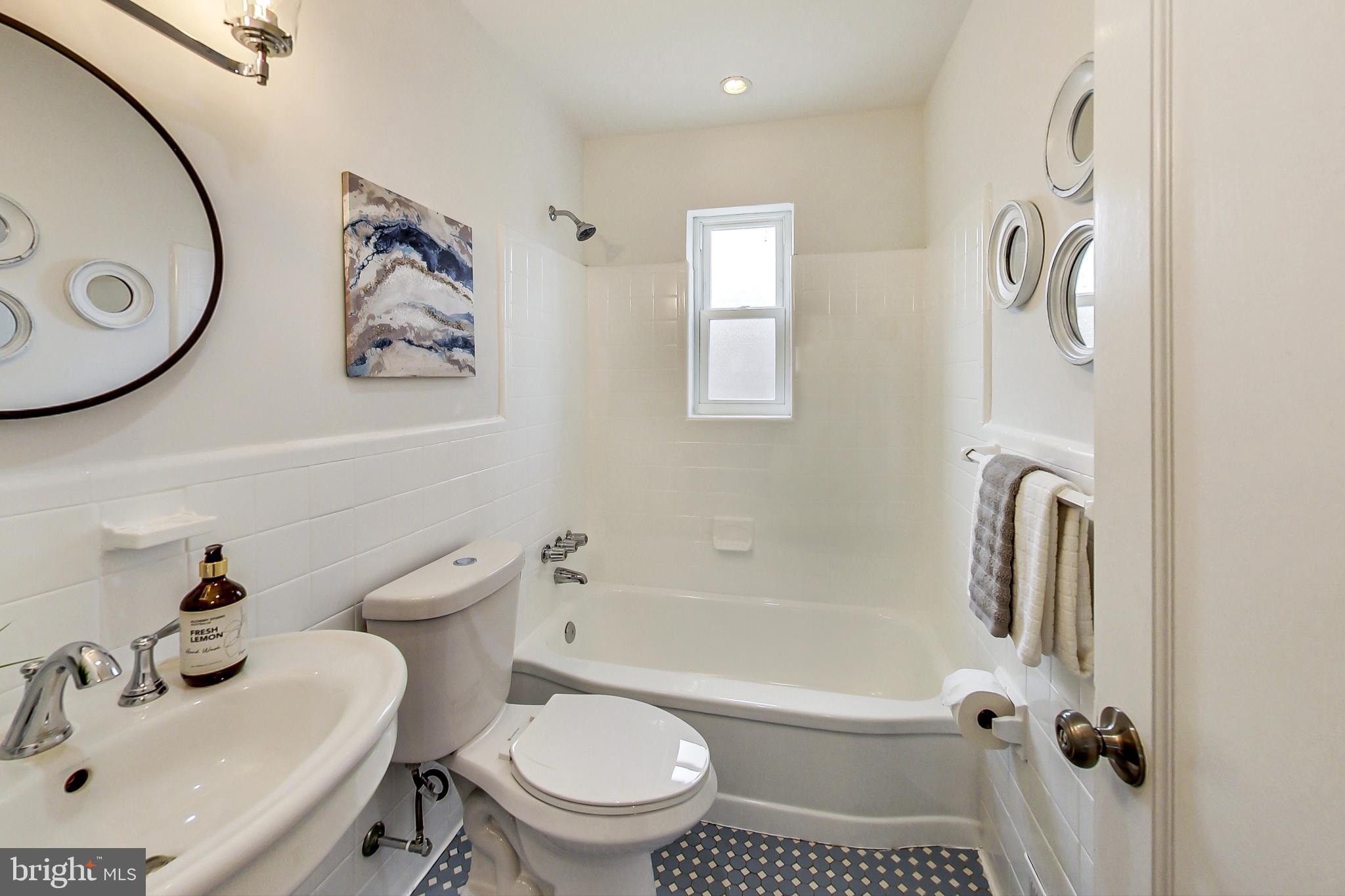 2213 Darrow Street Silver Spring, MD 20902 - Photo 15 of 37 Bright main floor full bath