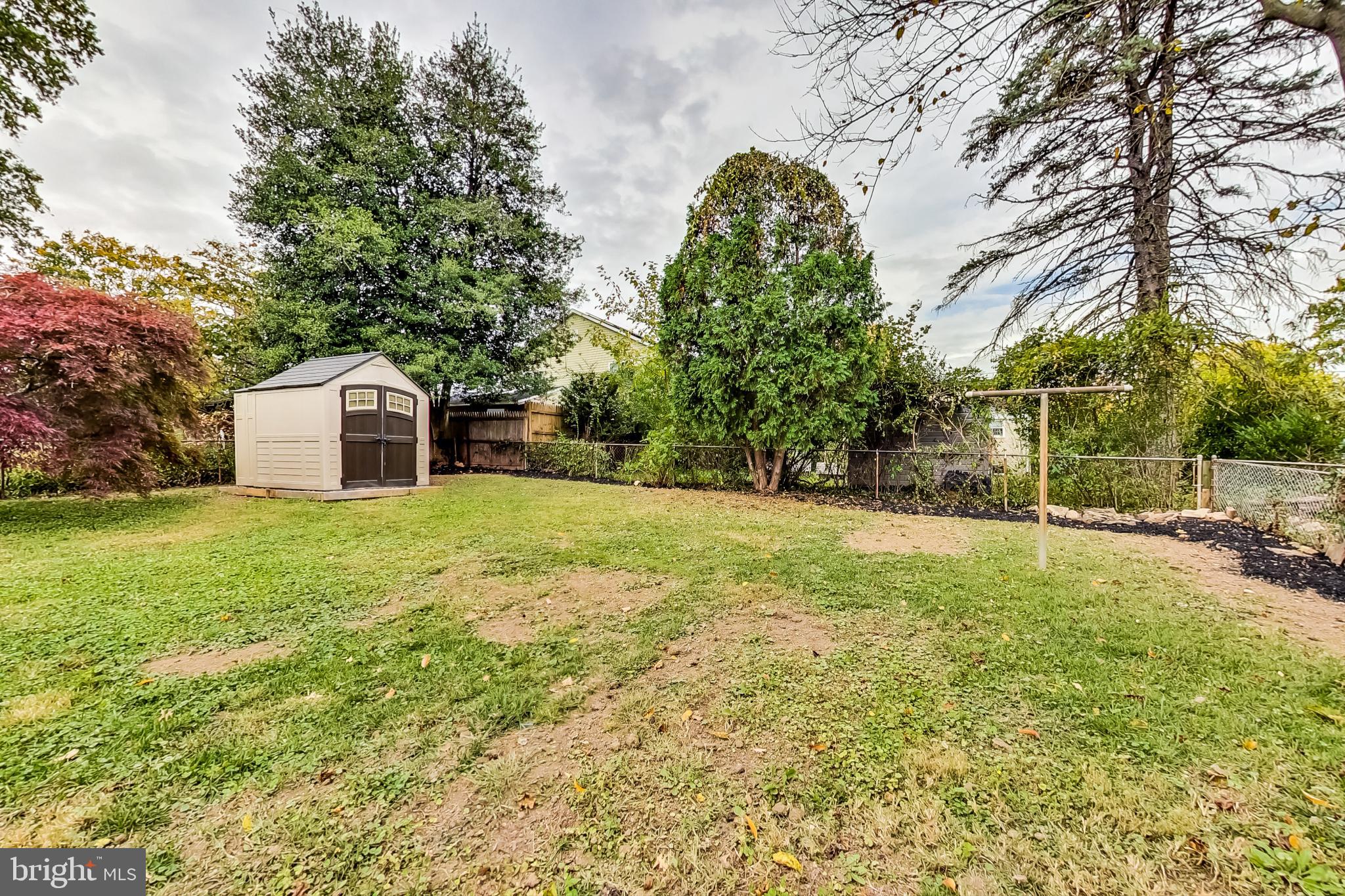 2213 Darrow Street Silver Spring, MD 20902 - Photo 31 of 37 Huge open yard!