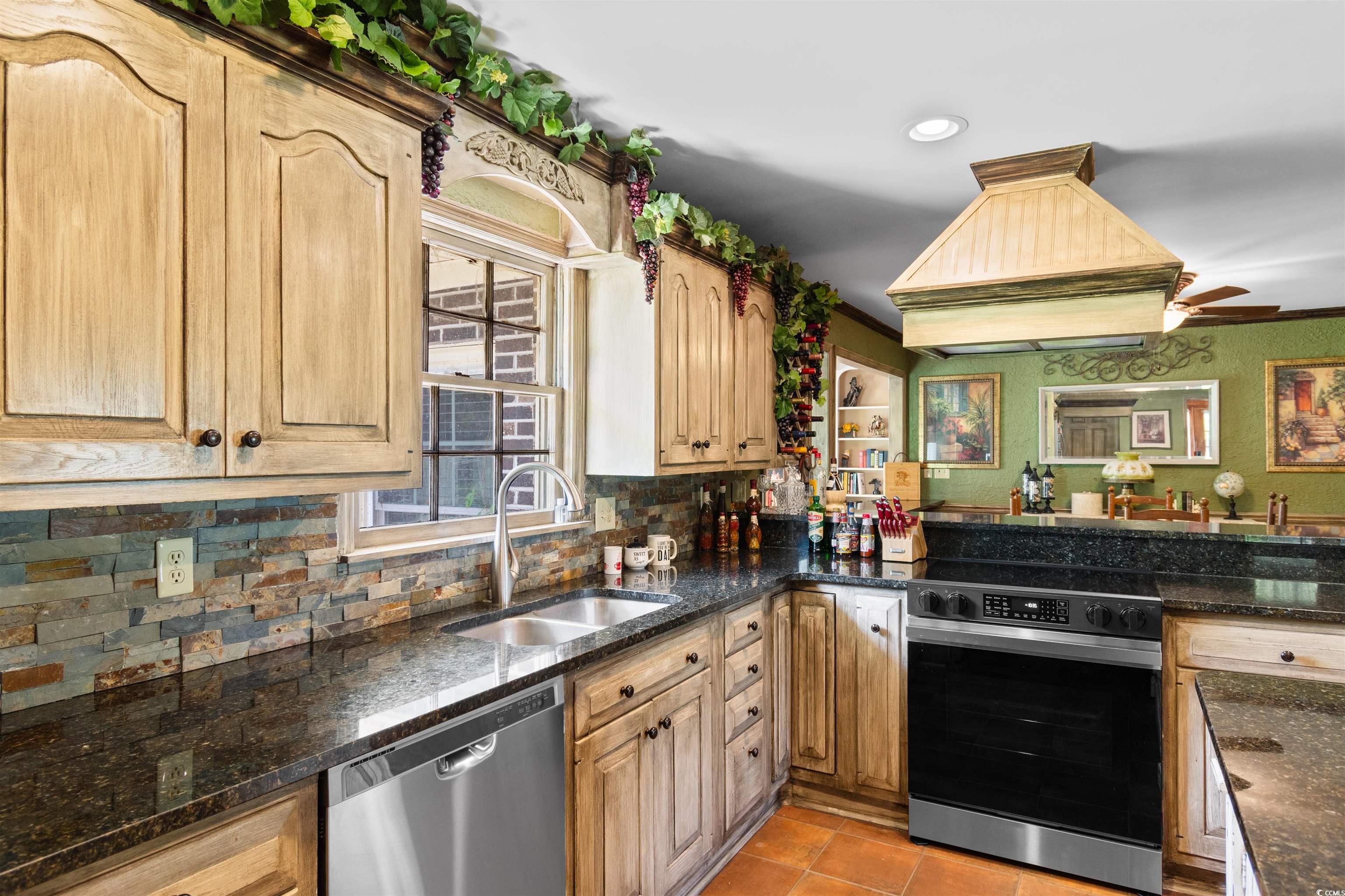 308 Old Stage Road Mullins, SC 29574 - Photo 11 of 40