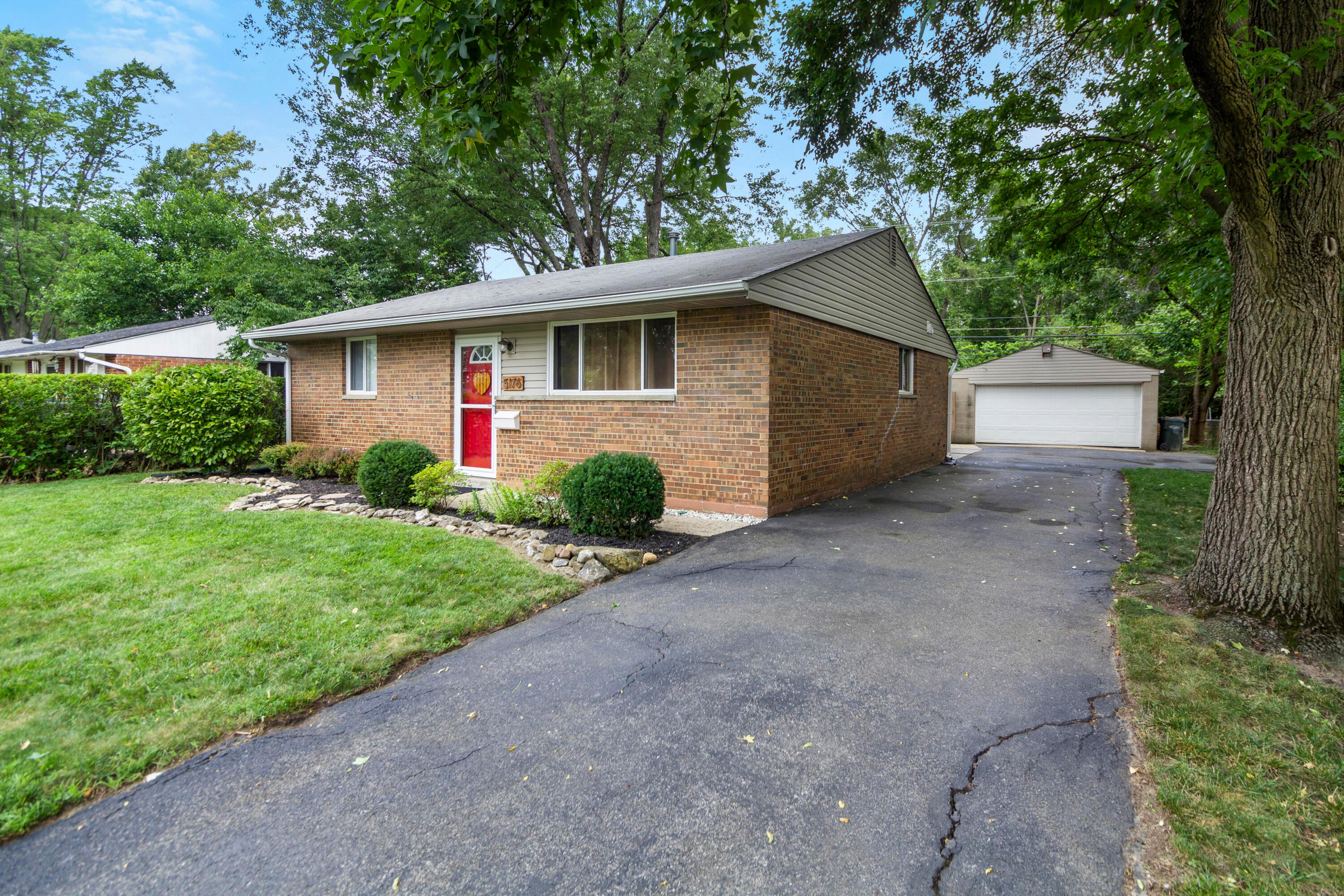 5176 Drivemere Road Hilliard, OH 43026 - Photo 26 of 28 5176 Drivemere Rd (26)