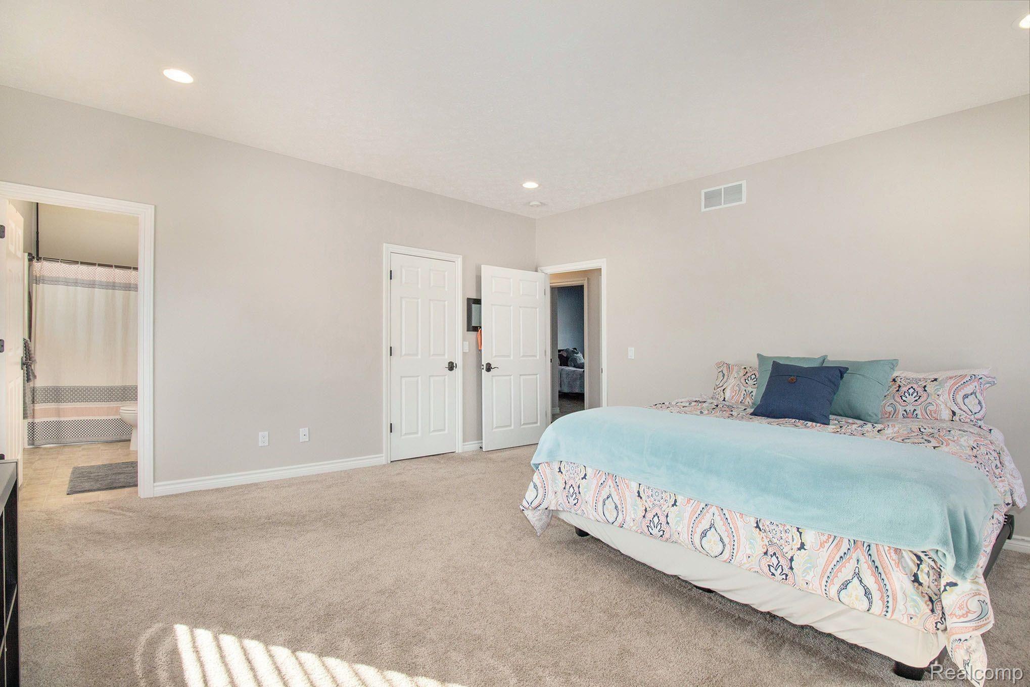 1331 County Farm Road Howell, MI 48843 - Photo 12 of 31 llLP2sKg.jpeg