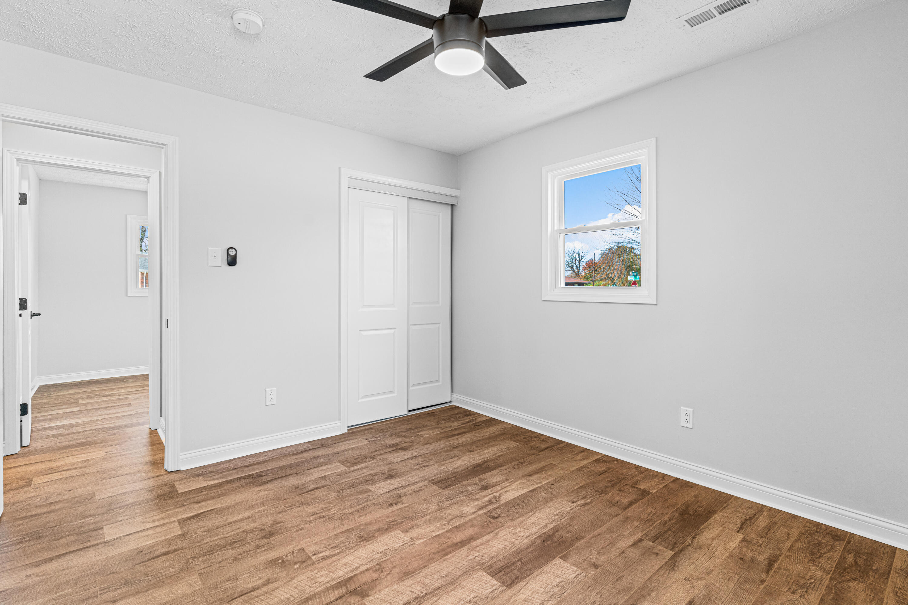 325 Dunroven Road Versailles, KY 40383 - Photo 30 of 47 24-23