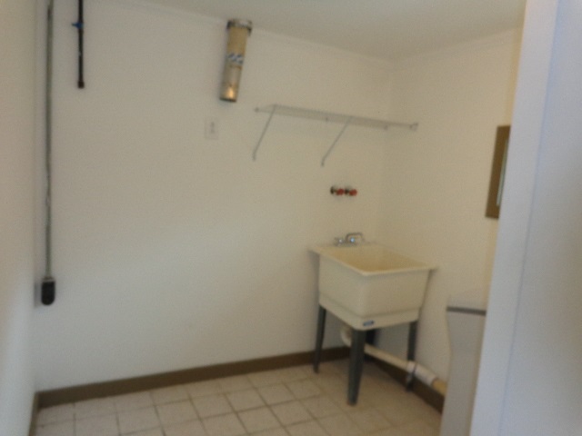 10014 North Clio Road Clio, MI 48420 - Photo 11 of 17 31379052-10.JPG