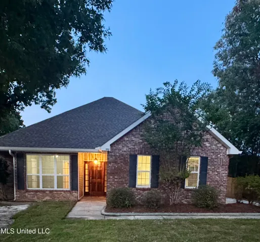 $289,500 | 992 Halawa Court, Diamondhead, MS 39525