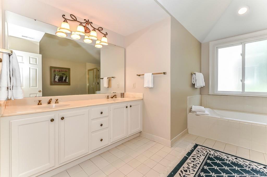 5320 Mirabell Road Charlotte, NC 28226 - Photo 10 of 24 Gallery Image 10