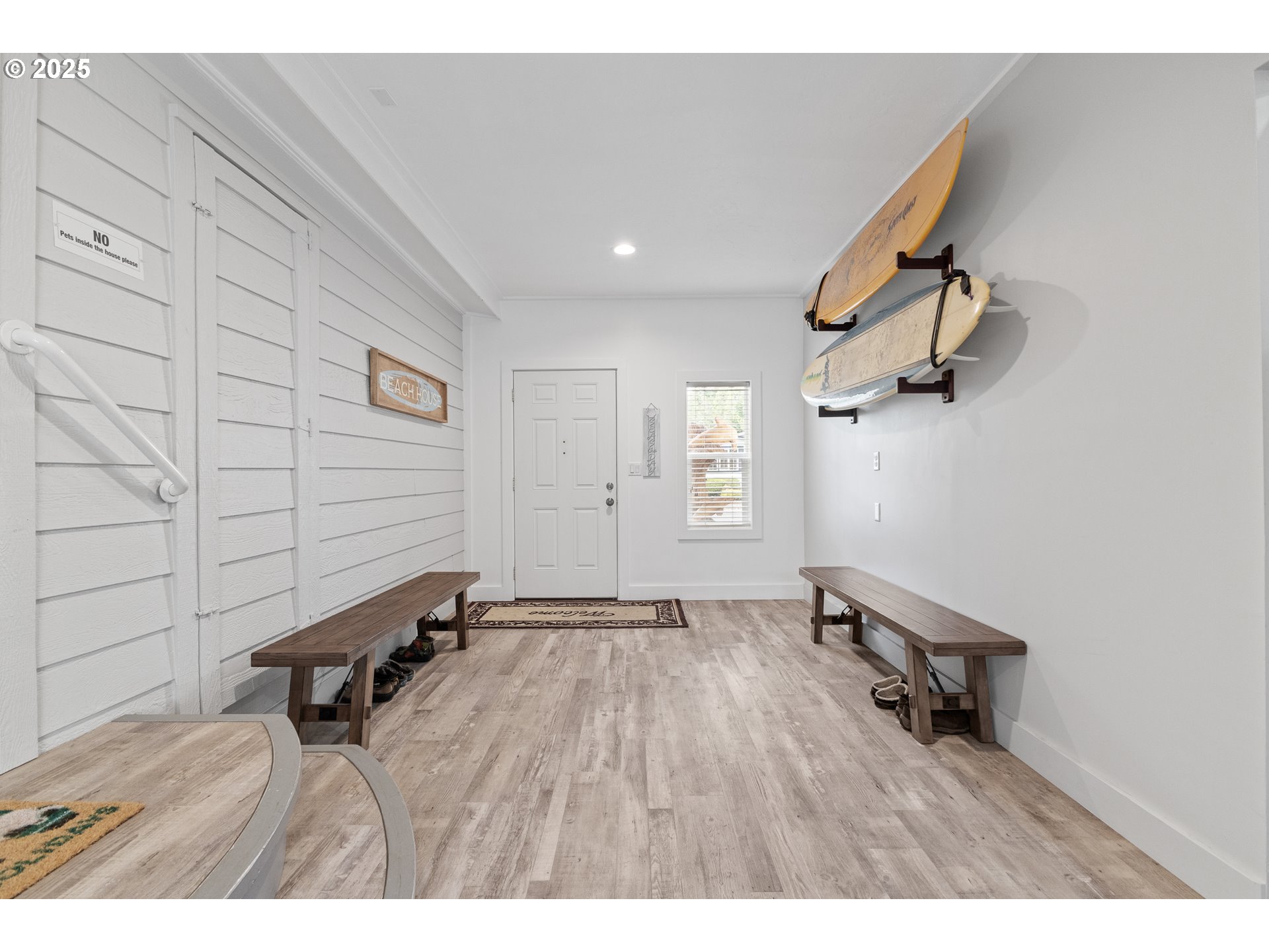 852 Munsel Creek Loop Florence, OR 97439 - Photo 11 of 48 a view of an empty room and a window