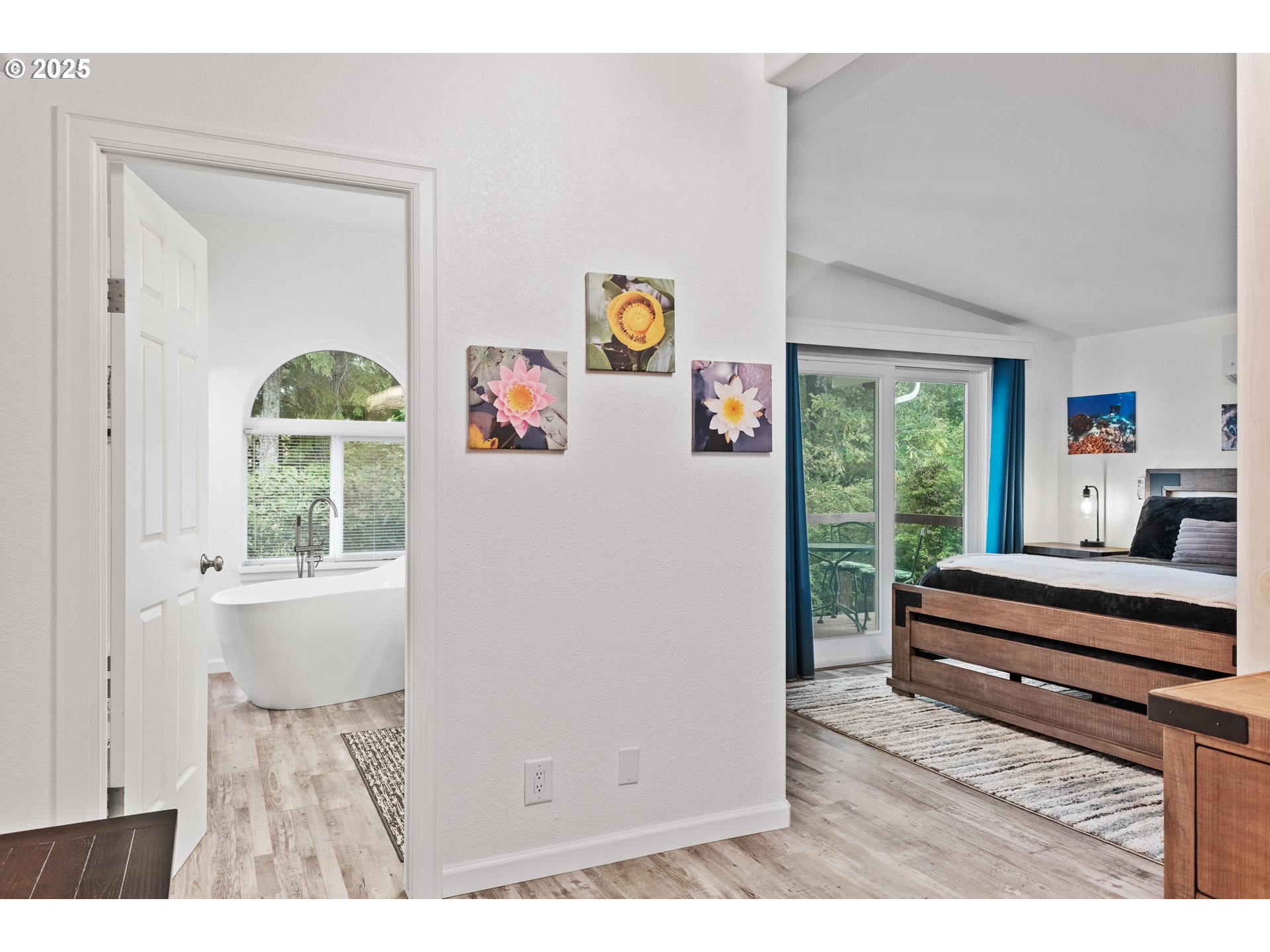 852 Munsel Creek Loop Florence, OR 97439 - Photo 31 of 48 a living room with furniture and a window