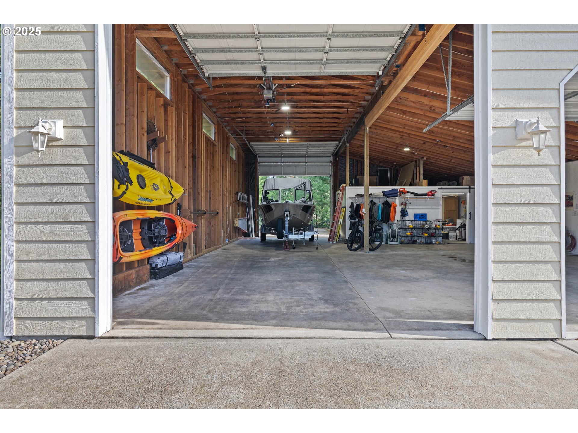 852 Munsel Creek Loop Florence, OR 97439 - Photo 45 of 48 a view of outdoor space