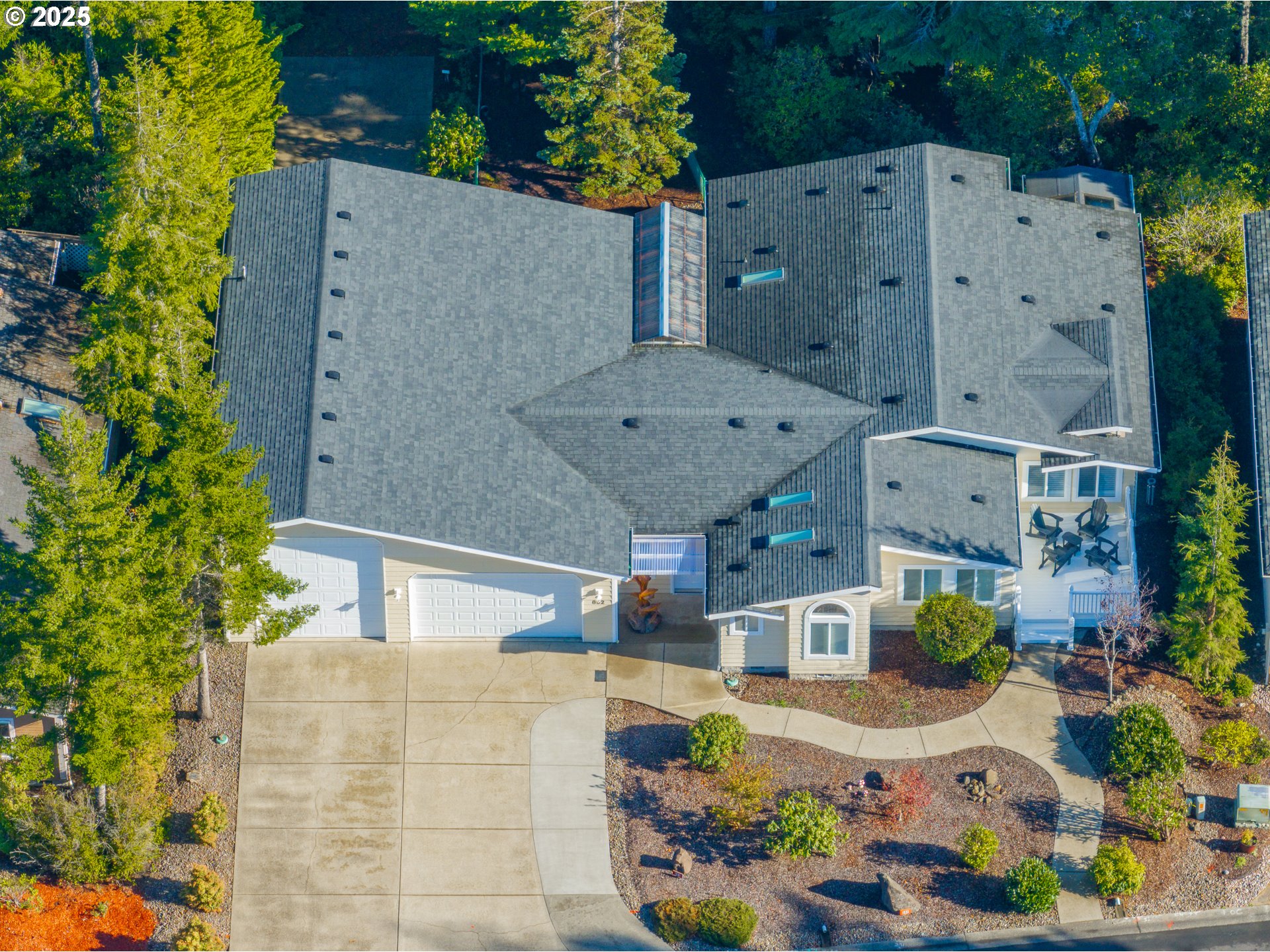 852 Munsel Creek Loop Florence, OR 97439 - Photo 5 of 48 an aerial view of residential houses with outdoor space